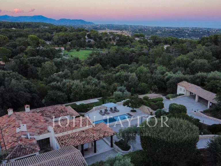 Maison La Colle-sur-Loup - 5 chambres - 437m²