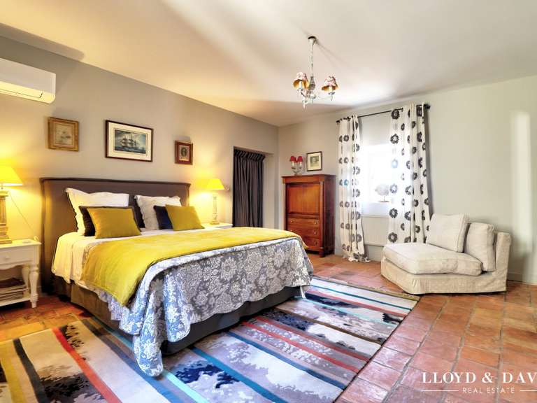 Maison Saint-Ambroix - 5 chambres - 204m²