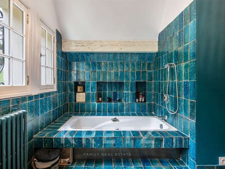 Maison La Côte-Saint-André - 6 chambres - 250m²