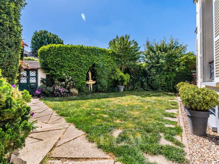 Maison Montfort-l'Amaury - 4 chambres - 250m²