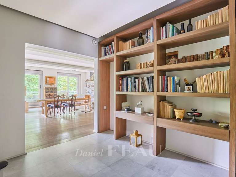Appartement Paris 16e - 4 chambres - 227m²