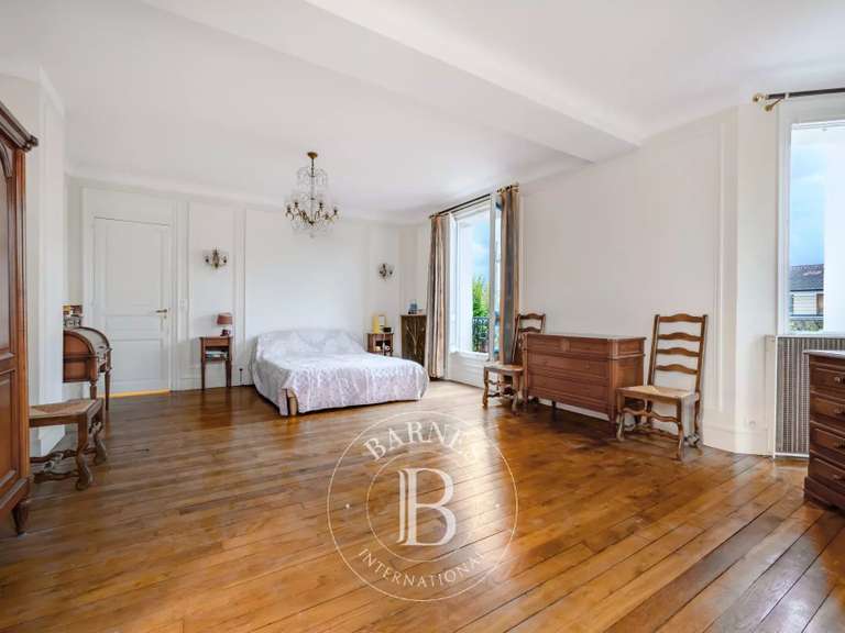 House Saint-Maur-des-Fossés - 5 bedrooms - 279m²