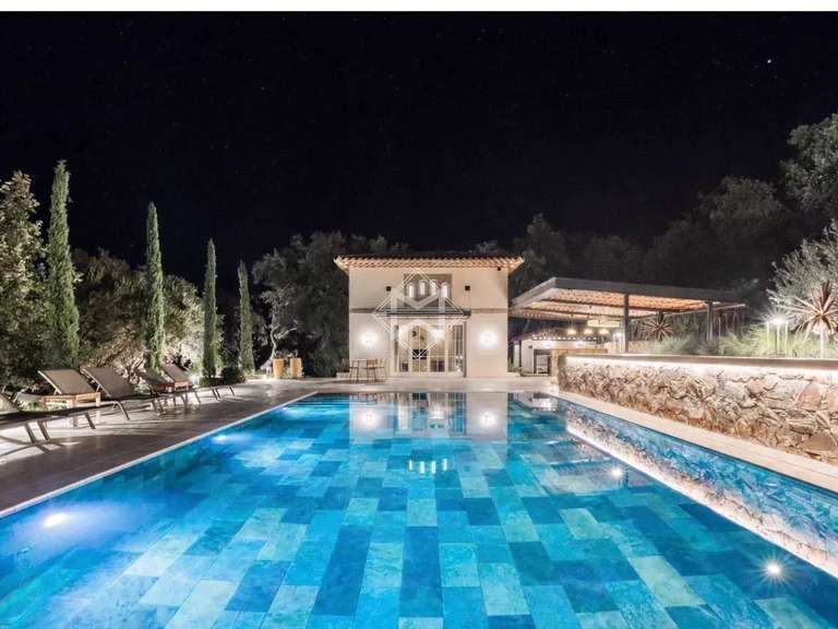 Villa Plan-de-la-Tour - 6 bedrooms - 270m²