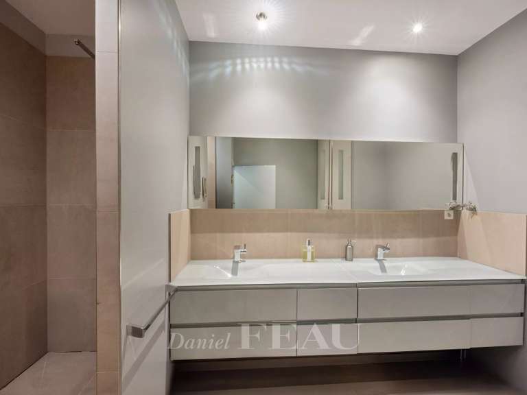 Appartement Paris 2e - 4 chambres - 137m²
