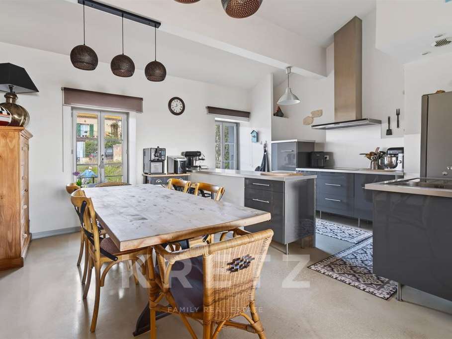 Maison Bages