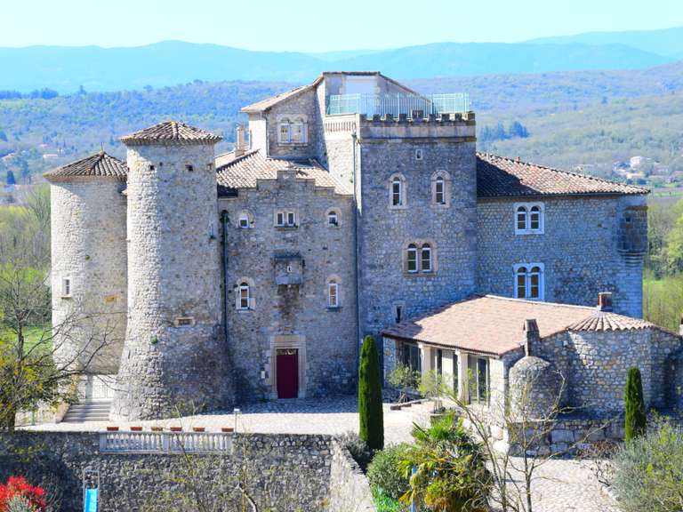 Château Ruoms - 37 chambres - 2200m²