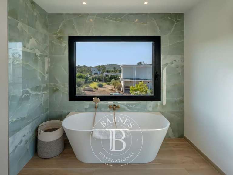 Villa Porto-Vecchio - 5 bedrooms - 250m²