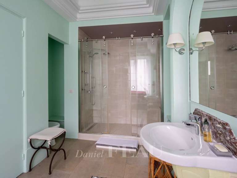 Appartement Paris 16e - 5 chambres - 331m²