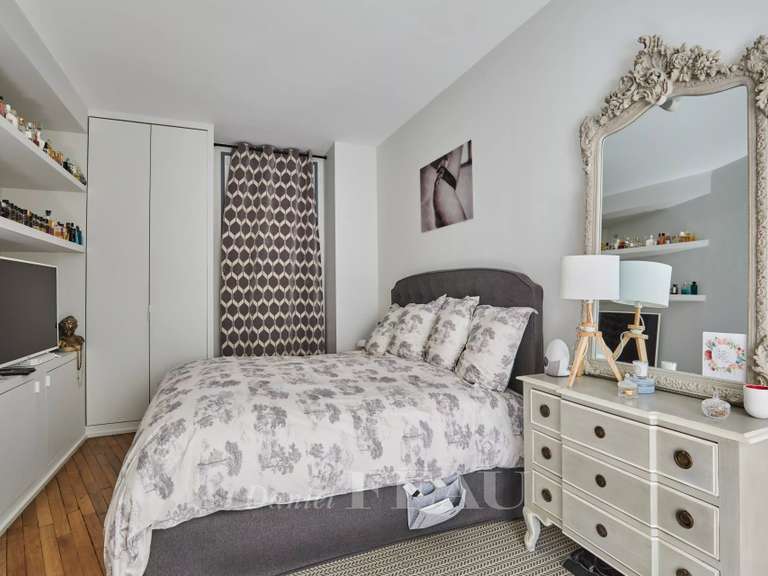 Appartement Paris 16e - 4 chambres - 170m²