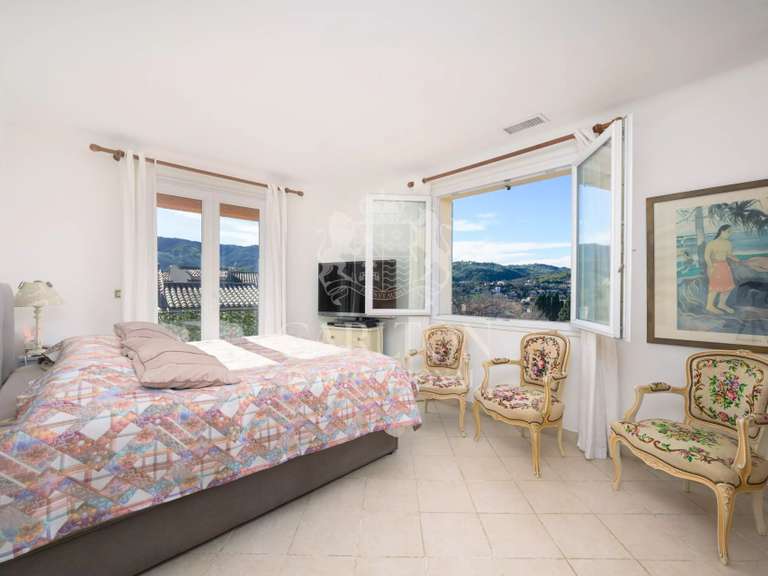 Maison Pégomas - 4 chambres - 124m²