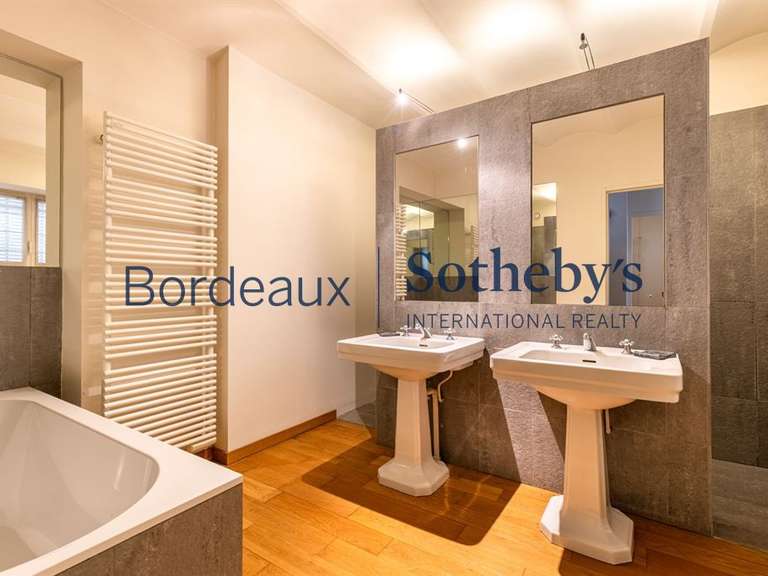 Appartement Bordeaux - 3 chambres - 334m²