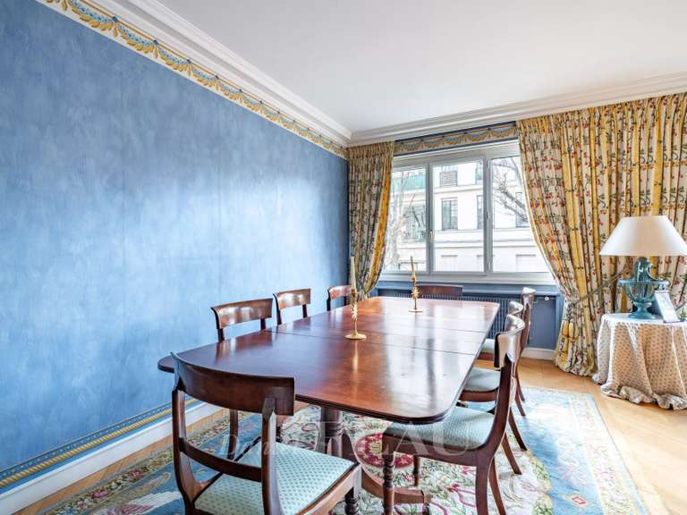 Apartment Neuilly-sur-Seine - 2 bedrooms - 119m²
