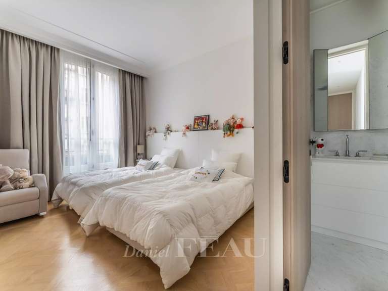 Appartement Neuilly-sur-Seine - 3 chambres - 383m²