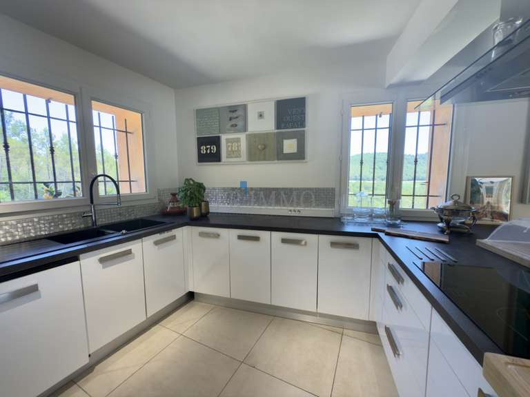 Villa Lorgues - 5 bedrooms - 242m²