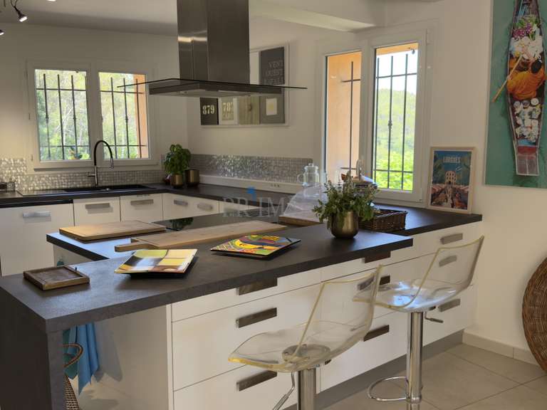 Villa Lorgues - 5 bedrooms - 242m²