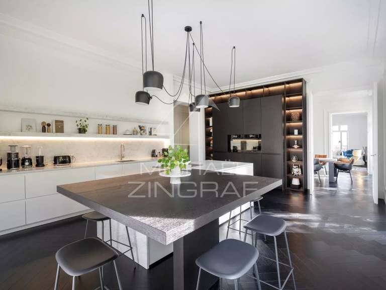 Appartement Paris 16e - 6 chambres - 347m²