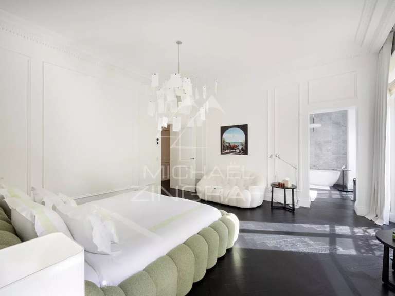 Appartement Paris 16e - 6 chambres - 347m²