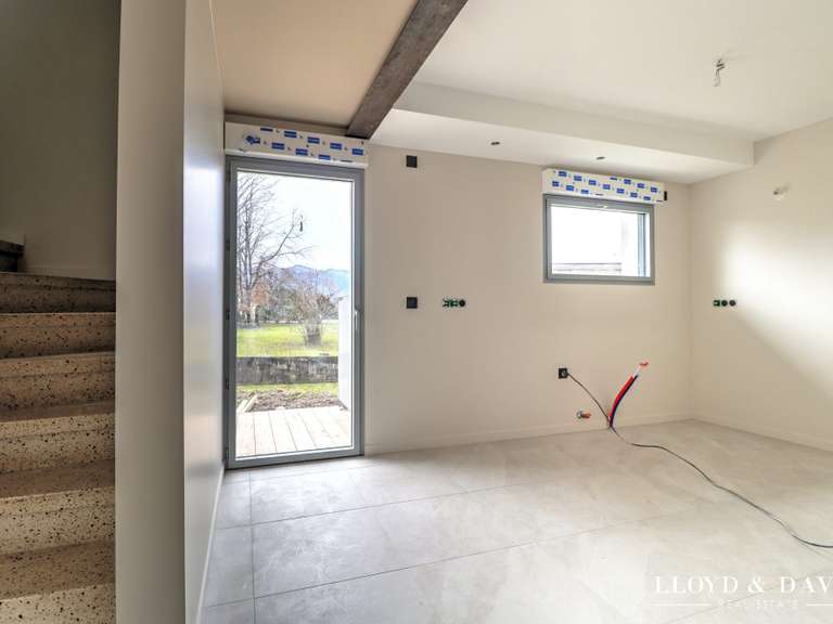 House Aix-les-Bains - 4 bedrooms - 119m²
