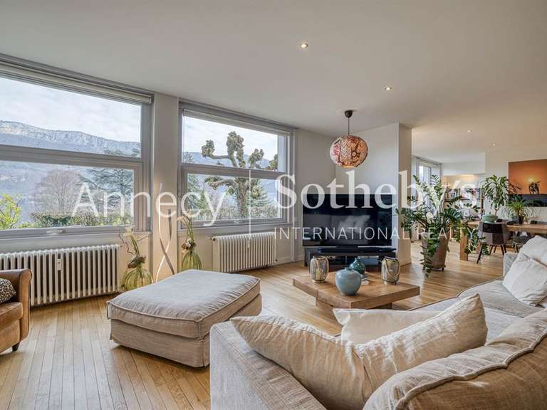 Appartement Sévrier - 5 chambres - 233m²