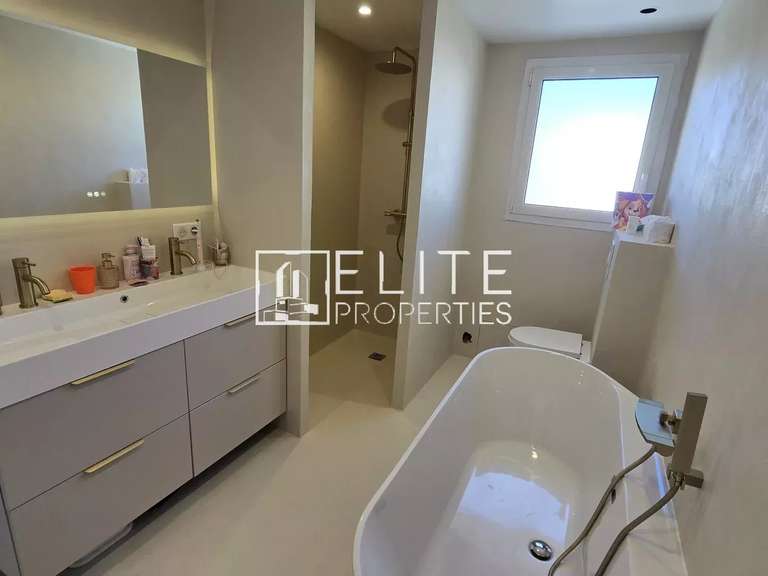 House Grasse - 5 bedrooms - 255m²
