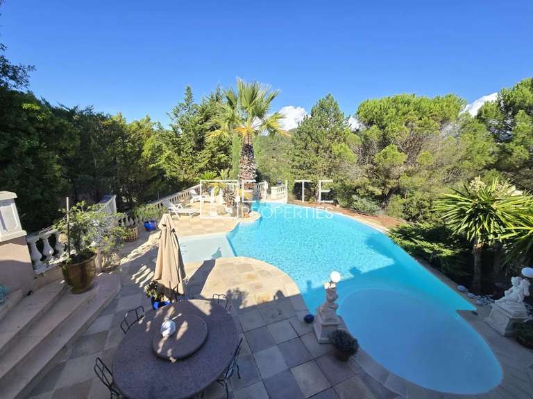 Maison Les Adrets-de-l'Estérel - 3 chambres - 205m²