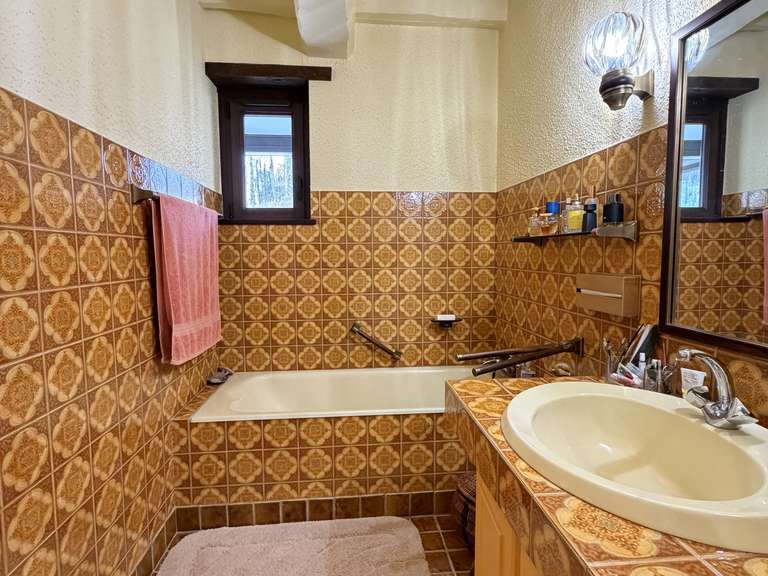 Maison Saint-Médard - 5 chambres - 258m²