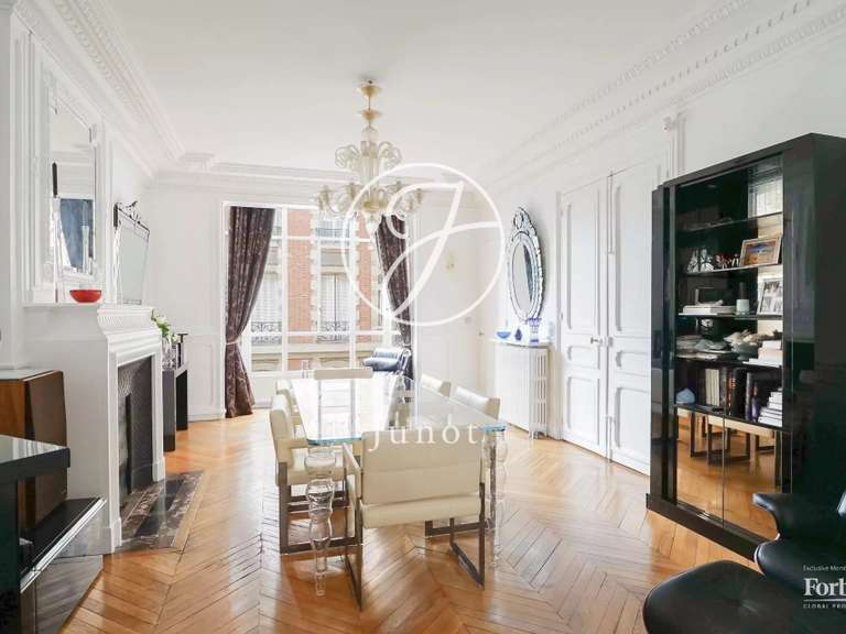 Appartement Paris 16e - 4 chambres - 215m²