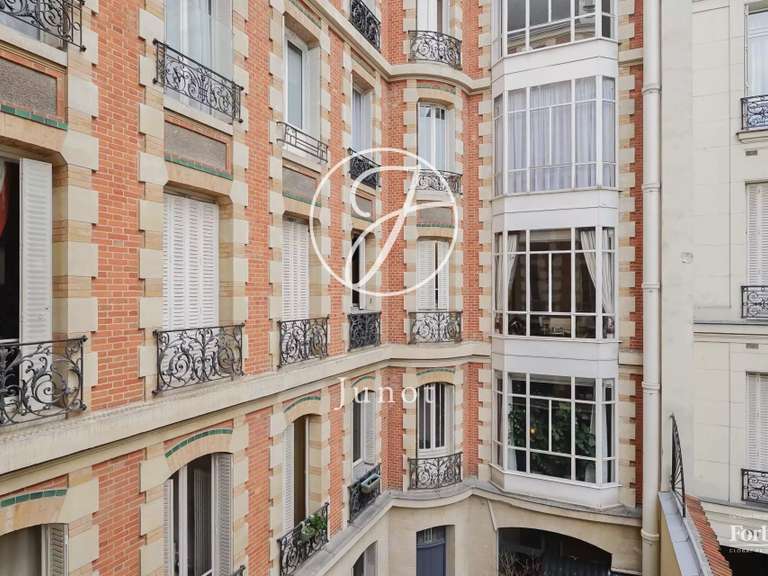 Appartement Paris 16e - 4 chambres - 215m²