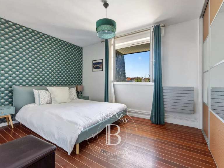 Maison Maisons-Alfort - 4 chambres - 257m²