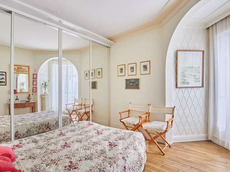 Appartement Paris 16e - 2 chambres - 97m²