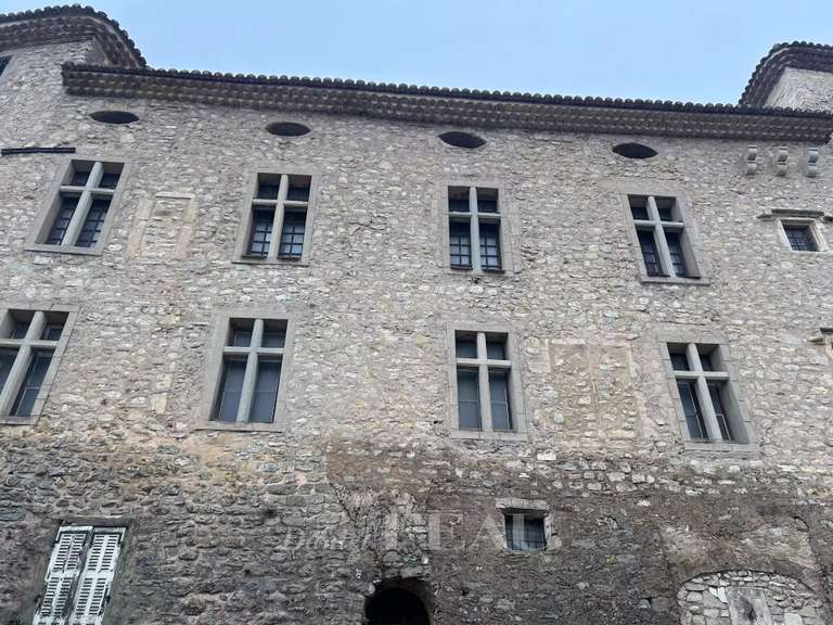 Château Montfort-sur-Argens - 10 chambres - 813m²