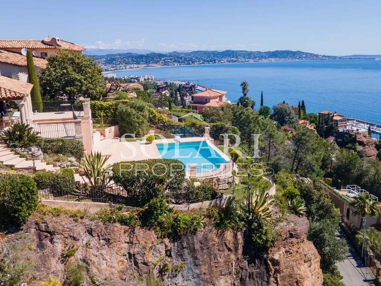 Villa with Sea view Théoule-sur-Mer - 4 bedrooms - 200m²