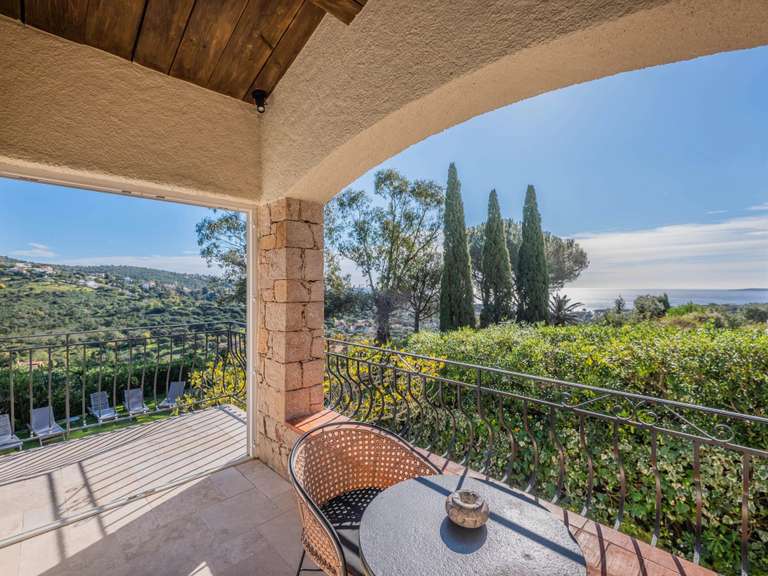 Villa avec Vue sur mer Roquebrune-sur-Argens - 6 chambres - 217m²