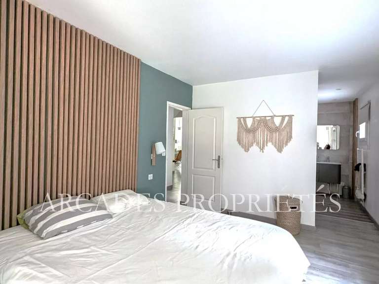 Maison Saint-Sulpice-et-Cameyrac - 5 chambres - 212m²