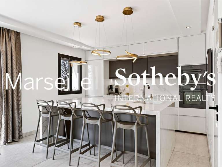 Maison Marseille 12e - 8 chambres - 342m²