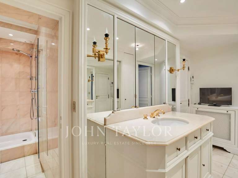 Appartement Paris 7e - 3 chambres - 191m²