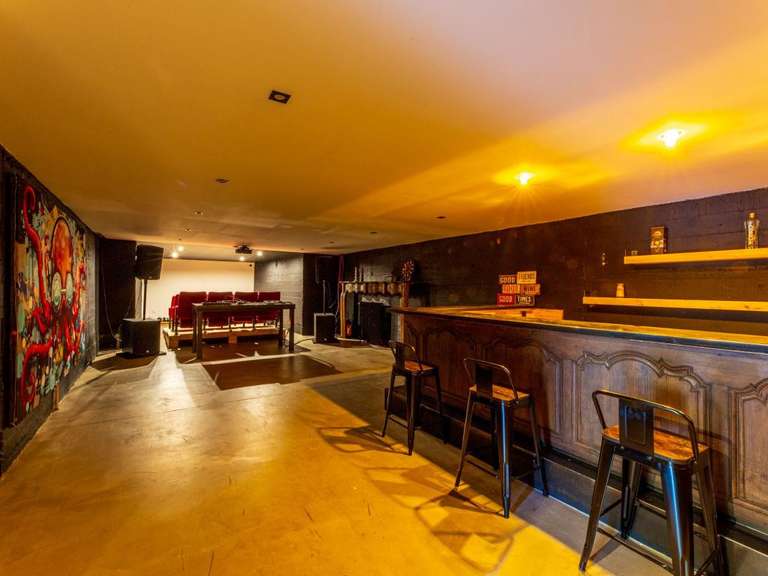 Propriété Bizanos - 7 chambres - 392m²