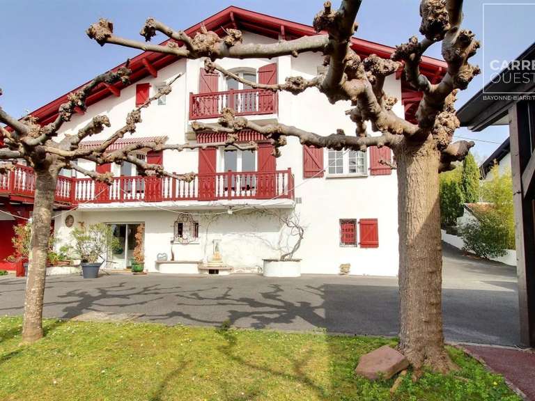 Maison Ustaritz - 5 chambres - 240m²