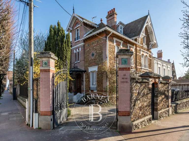 Maison Saint-Maur-des-Fossés - 7 chambres - 364m²