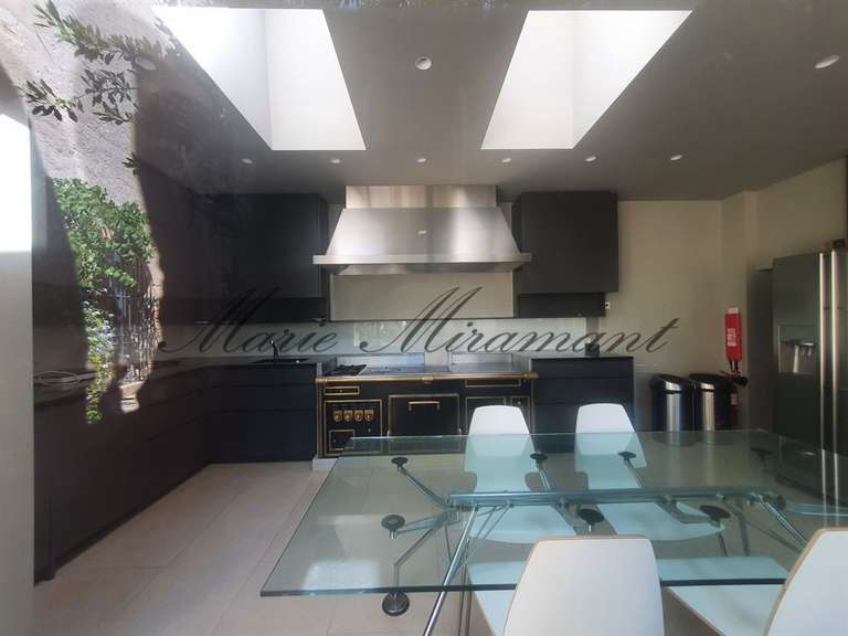 Château Uzès - 7 chambres - 1500m²