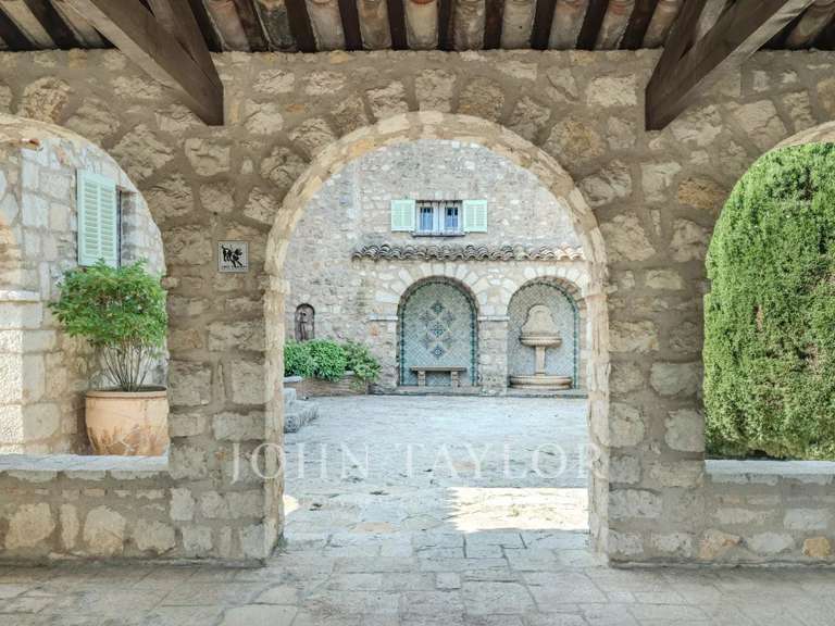 Maison Châteauneuf-Grasse - 6 chambres - 386m²