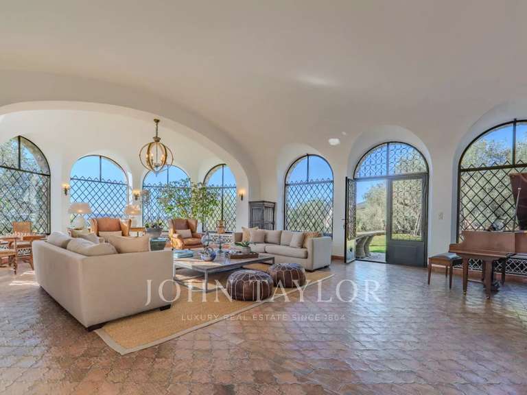 Maison Châteauneuf-Grasse - 6 chambres - 386m²