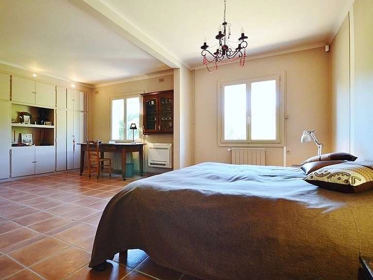 Propriété Nîmes - 6 chambres - 260m²