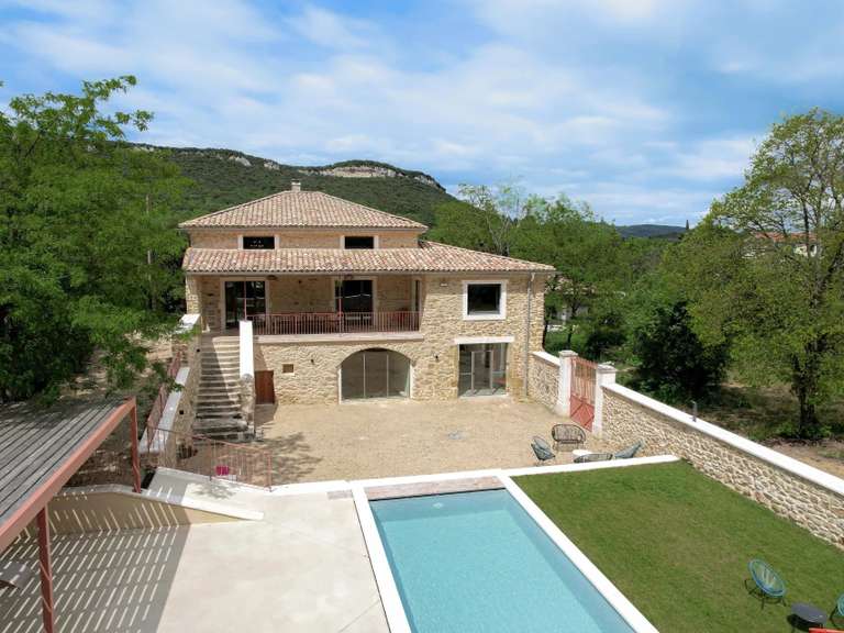Propriété Uzès - 5 chambres - 302m²