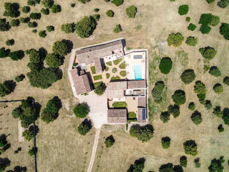 Propriété Goudargues - 7 chambres - 900m²