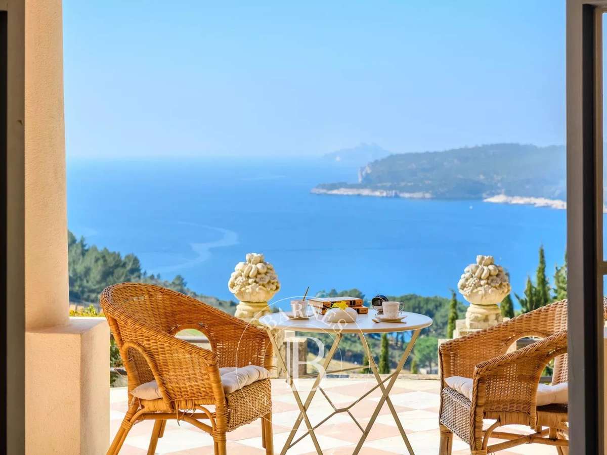 House Cassis