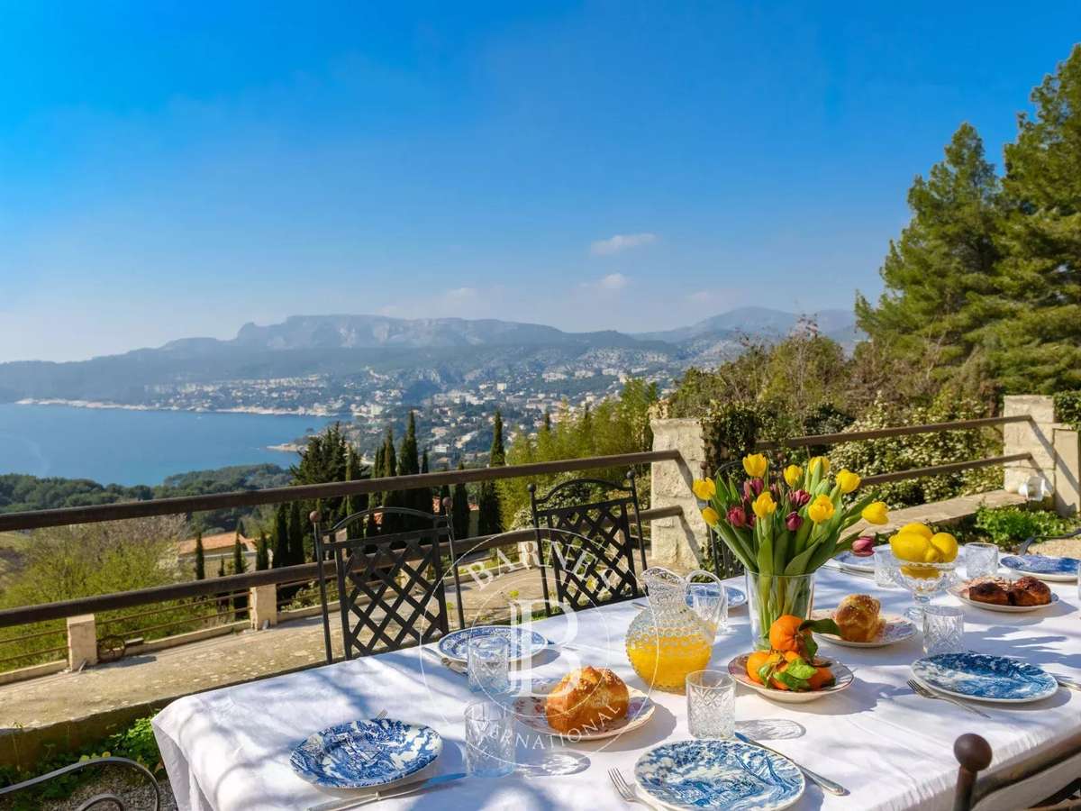 House Cassis