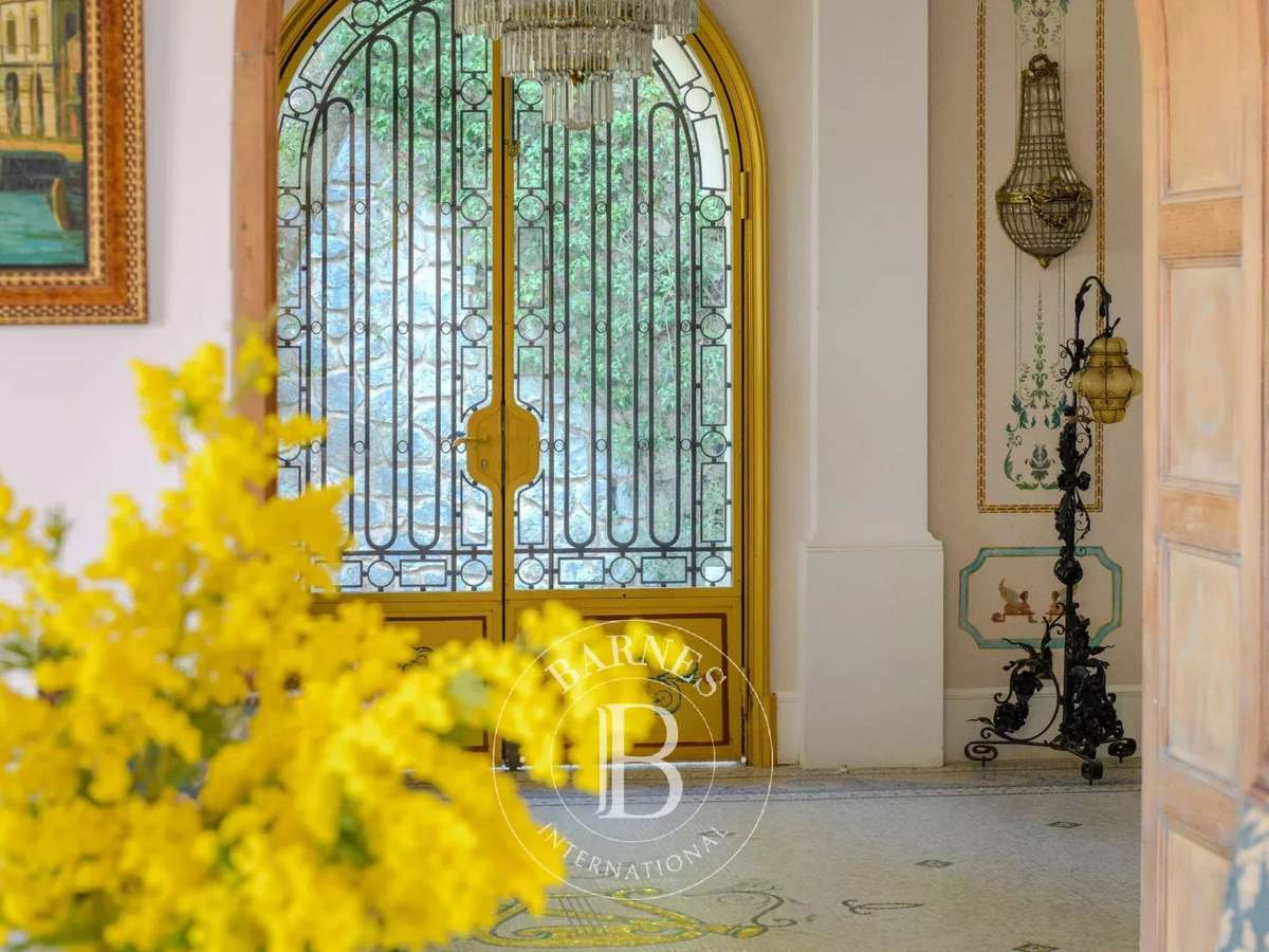 House Cassis