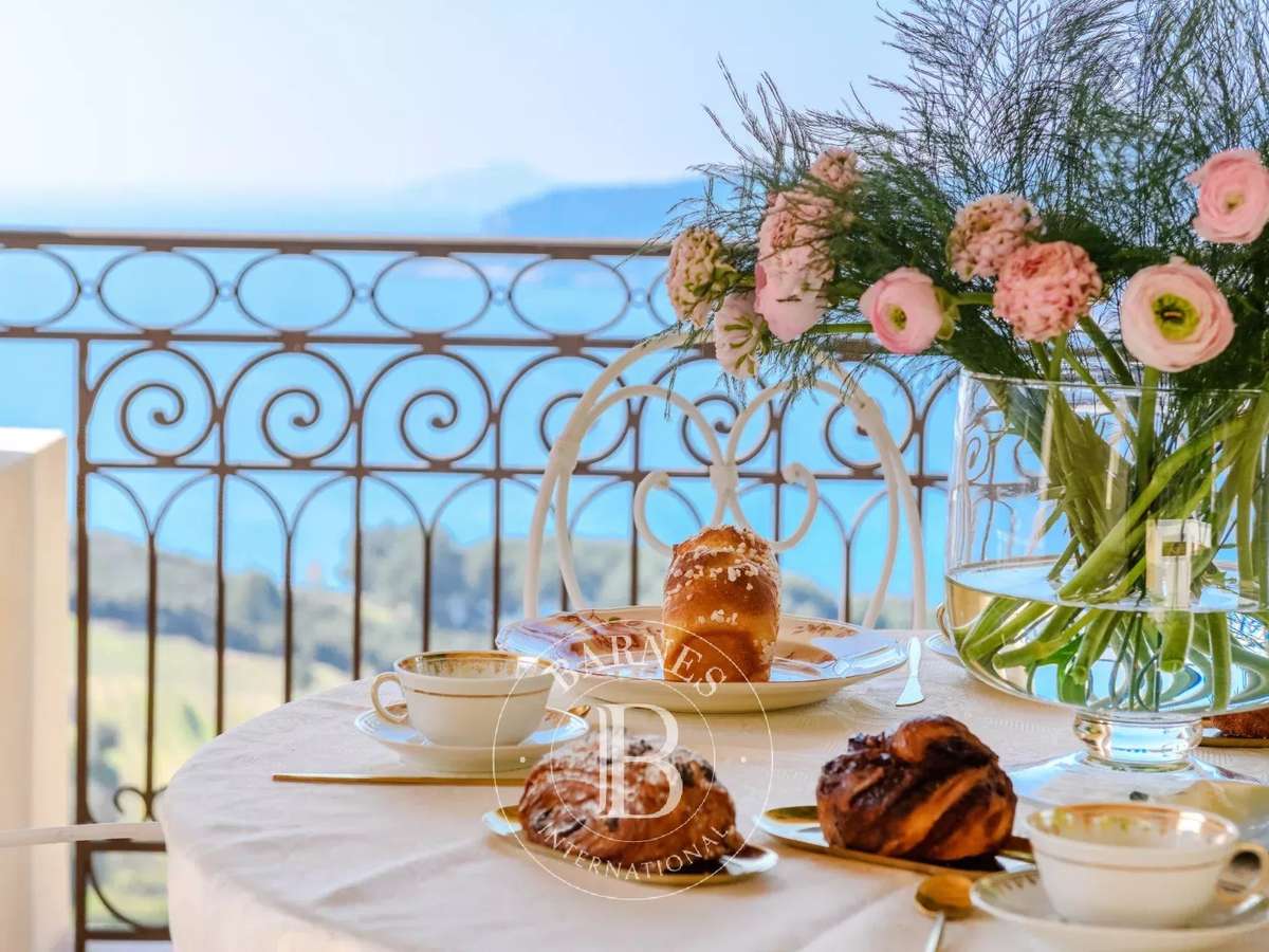 House Cassis