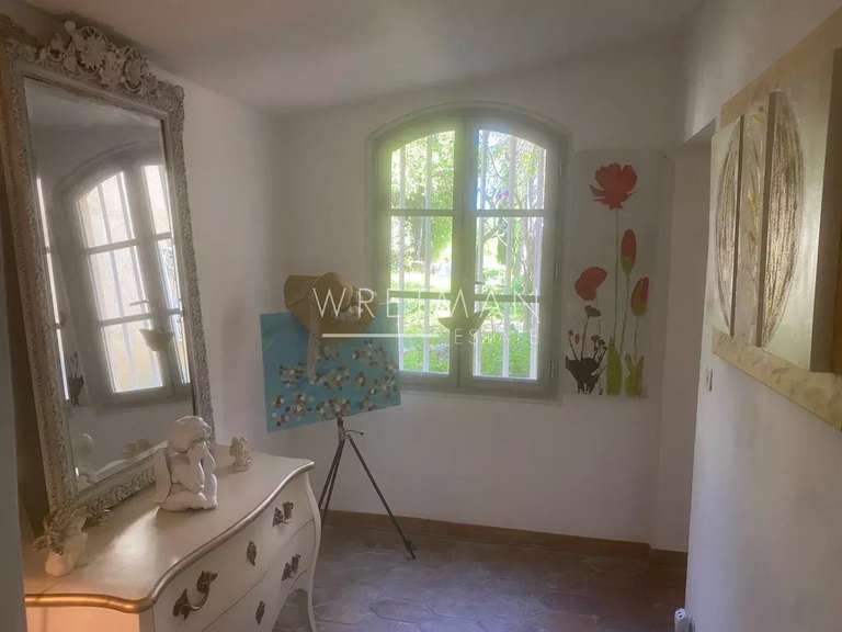 Maison Châteauneuf-Grasse - 3 chambres - 201m²